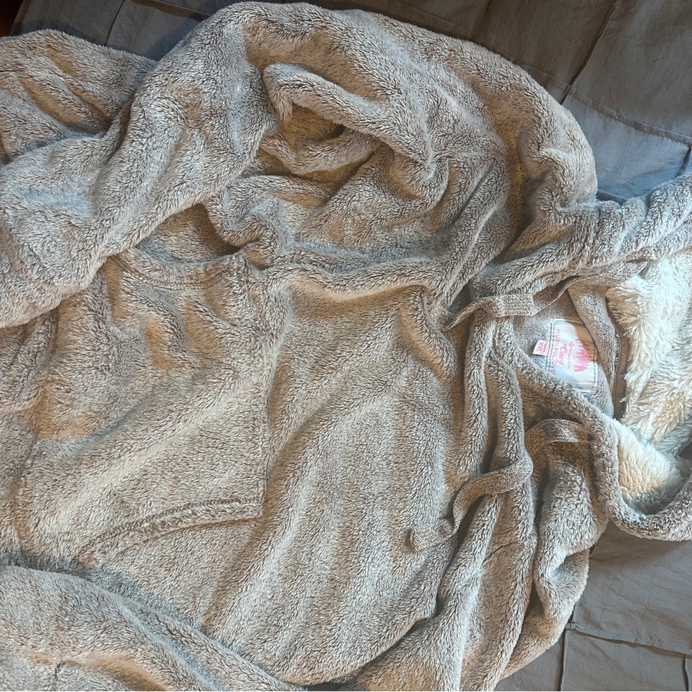 Cozy Beige Hooded Pullover size xxl